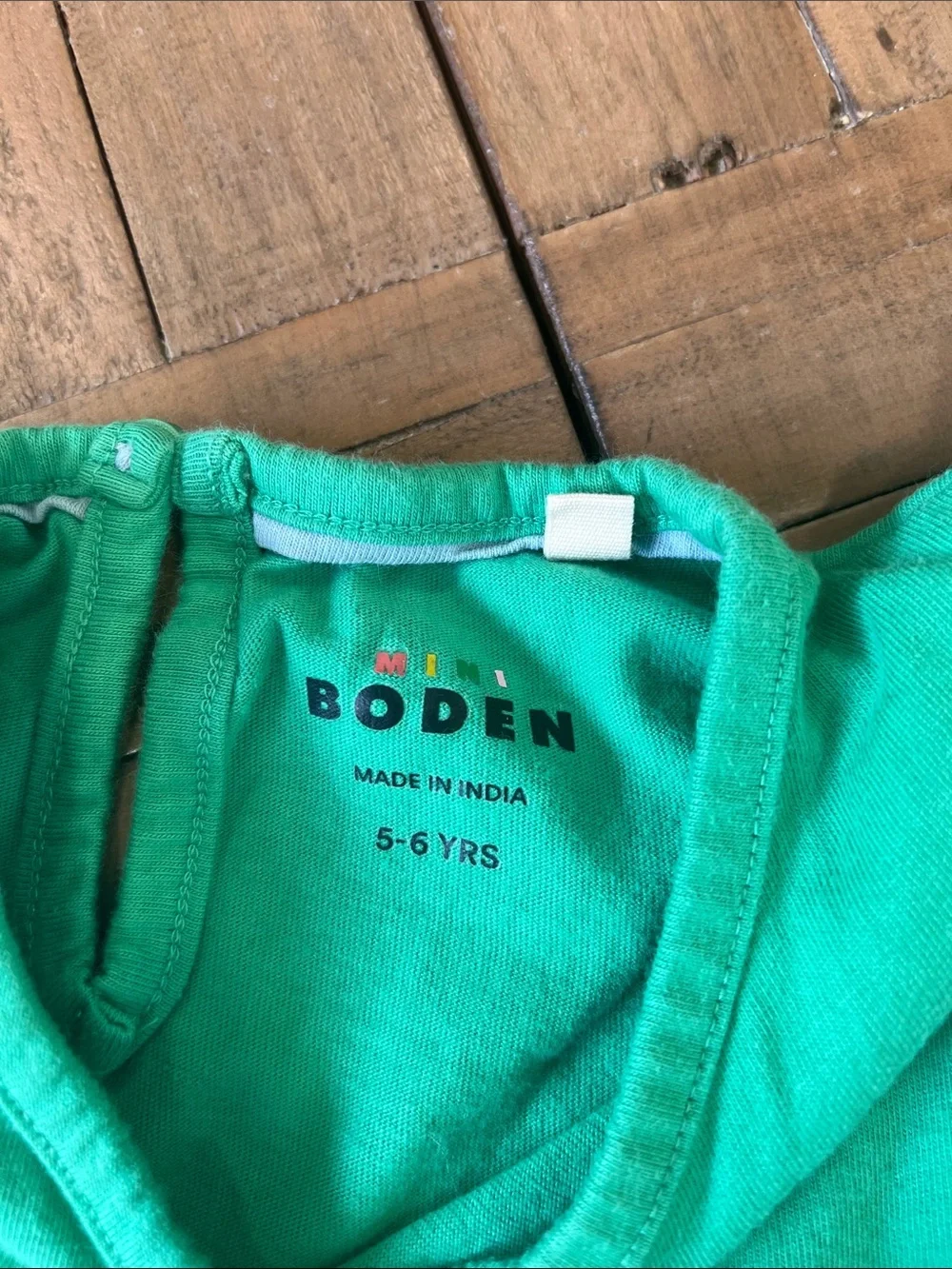 Mini Boden lamb floral appliqué green dress 5-6 years